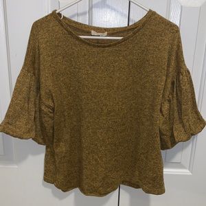 Vestique puff sleeve tee